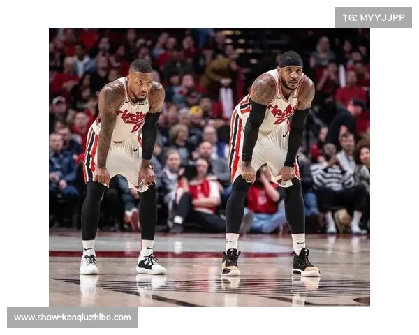 赛前温情时刻 利拉德与恩师斯托茨场边重聚回忆往昔岁月